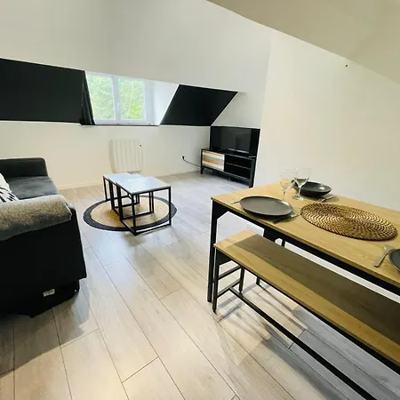Un Cocon Spacieux Et Soigneusement Décoré - 457
