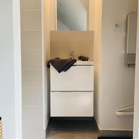 Un Cocon Spacieux Et Soigneusement Decore - 457 * روان