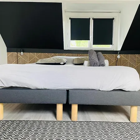 Un Cocon Spacieux Et Soigneusement Décoré - 457 *